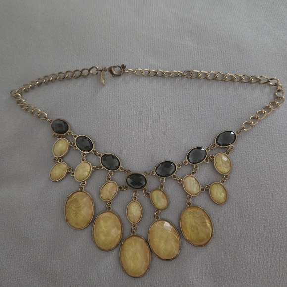 💋11 Yellow/ grey stone statement necklace - Picture 2 of 5
